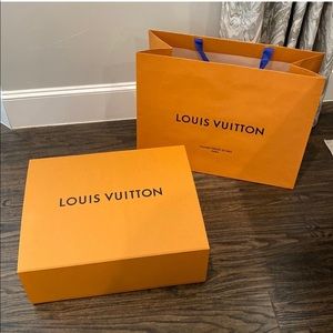 LOUIS VUITTON Box & Bag - Large